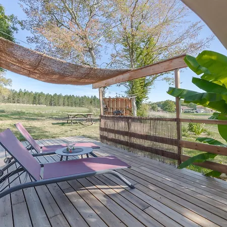 Hébergement de vacances Tiny House Avec Spa, Proche De Bordeaux Et De Saint-emilion Castelviel